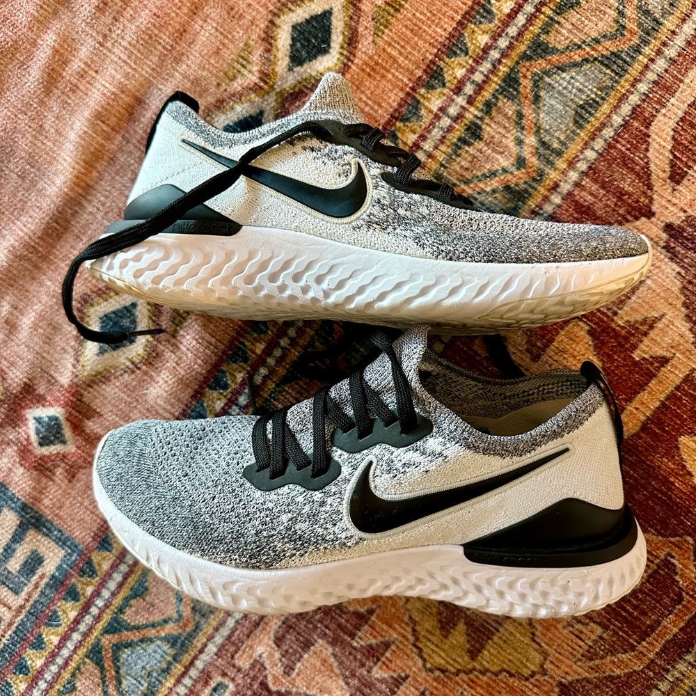 Wmns Nike Free RN Flyknit White & Black size 7.5